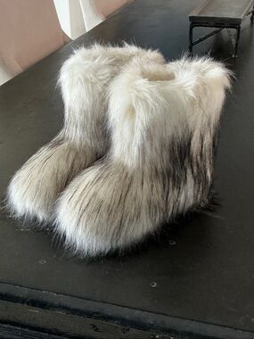 Faux Fur Women's Booties in Cream and Gray